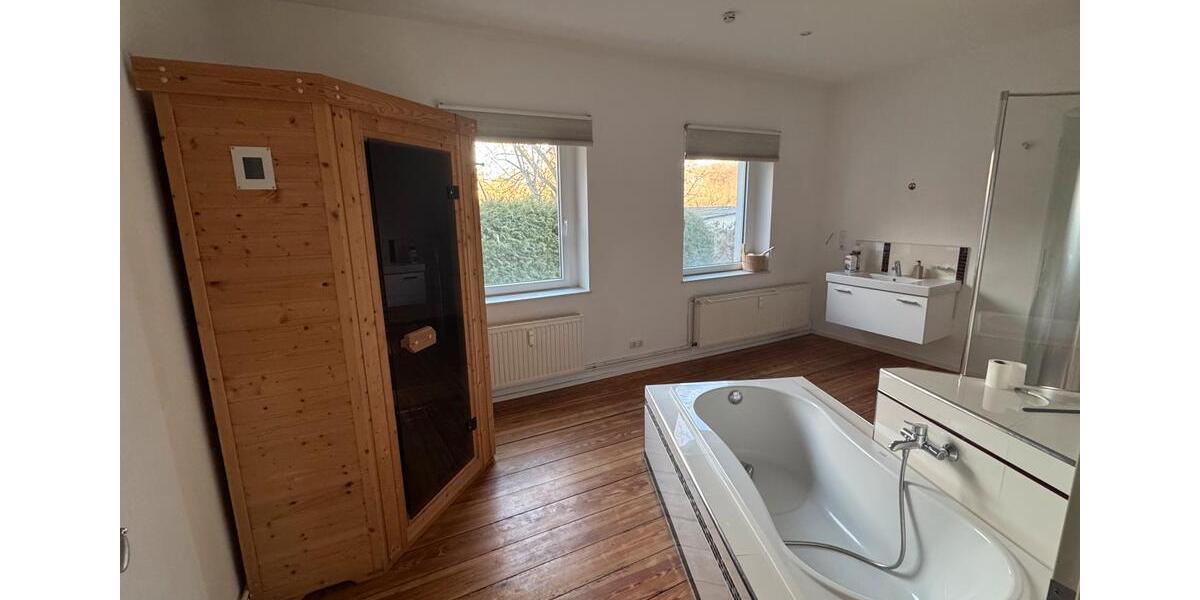 Hochparterre Storkow (Mark) - 4 Zimmer, 130 m&sup2;, 1.400&euro; | Angebot:25390699