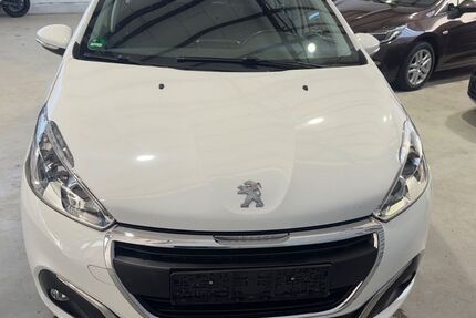 Peugeot 208 94.000 km 6.990 &euro; Hünxe 46569