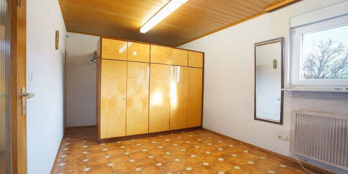 Einfamilienhaus Bretten - 7 Zimmer, 220 m&sup2;, 685.000&euro; | Angebot:24712191