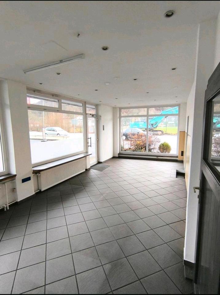 Bürofläche Ladenlokal in Kreuztal-Kredenbach zu vermieten