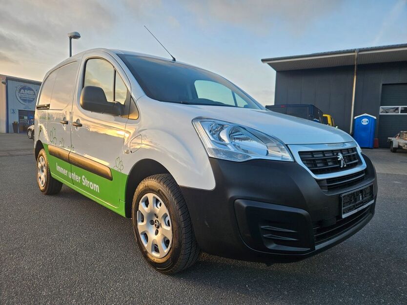 Peugeot Partner 100.000 km 7.999 € Nübbel 24809