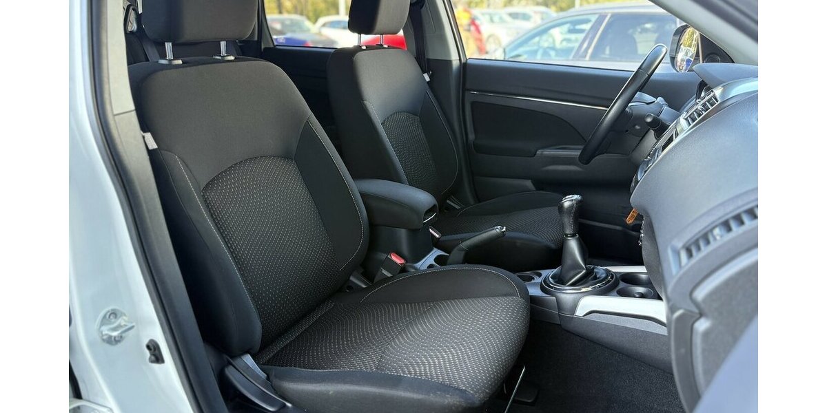 Mitsubishi ASX Basis 2WD PDC/KLIMA/SITZHEIZUNG/USB/1.HAND 46.244 km 5.700 &euro; Villingen-Schwenningen 78054