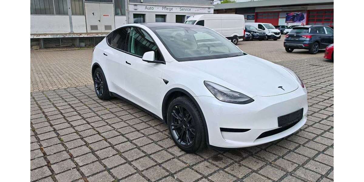 Tesla Model Y 28.872 km 33.770 &euro; Braunschweig 38112