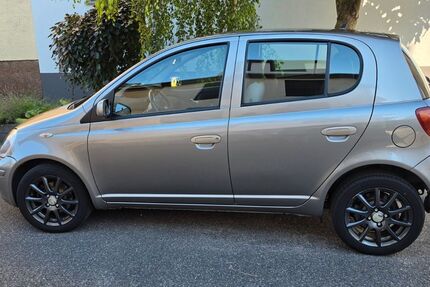 Toyota Yaris 172.000 km 2.400 &euro; Dettenheim 76706