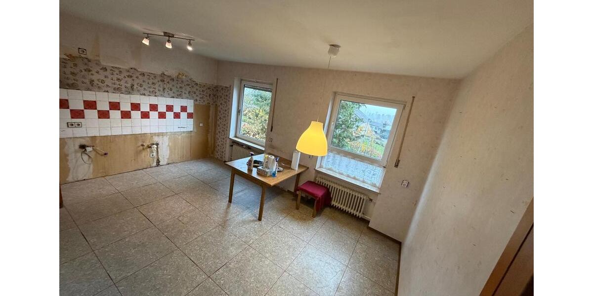 Einfamilienhaus Bad Arolsen - 9 Zimmer, 240 m&sup2;, 350.000&euro; | Angebot:26715411