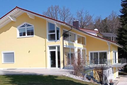 Haus Viechtach - 9 Zimmer, 400 m&sup2;, 1.250.000&euro; | Angebot:26548132