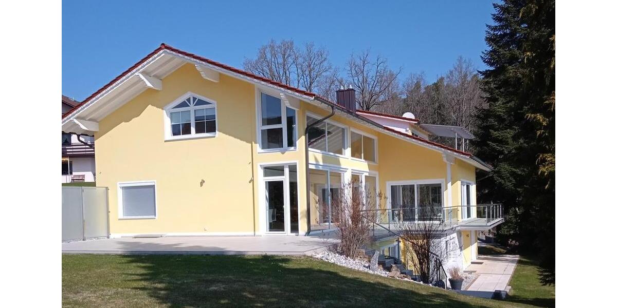 Villa Viechtach - 9 Zimmer, 400 m&sup2;, 1.250.000&euro; | Angebot:26548132