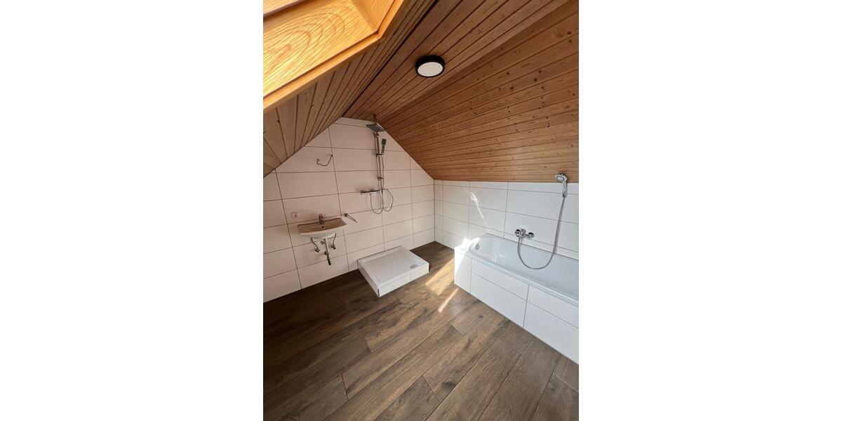 Maisonettenwohnung Singen (Hohentwiel) - 2 Zimmer, 74 m&sup2;, 950&euro; | Angebot:25350402