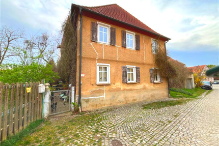 Haus zum Kaufen in Illesheim 209.900 € 180 m²