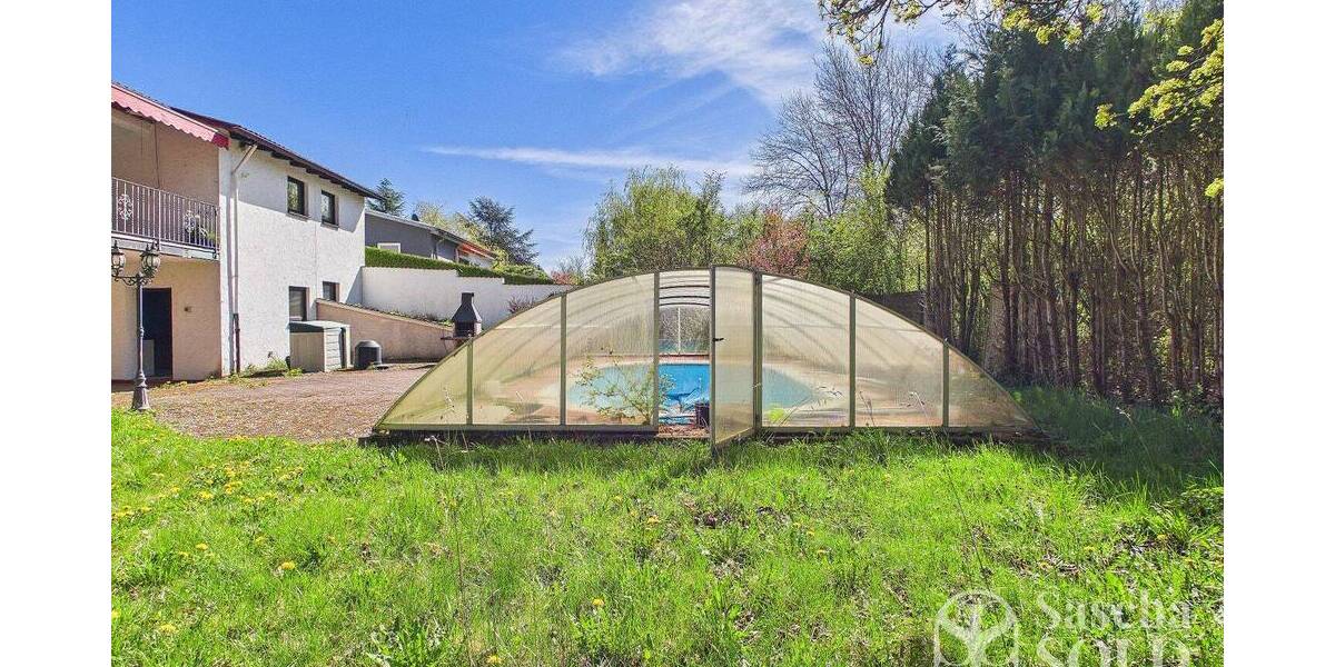 Großzügiges Anwesen in ruhiger Waldrandlage - Pool, Sauna, Wintergarten, Balkon u. Doppelgarage - Einfamilienhaus Spiesen-Elversberg Elversberg | Angebot:26178654