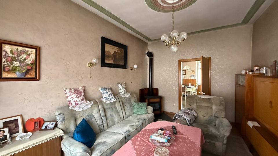 Einfamilienhaus Blieskastel - 6 Zimmer, 145 m&sup2;, 119.000&euro; | Angebot:27092515