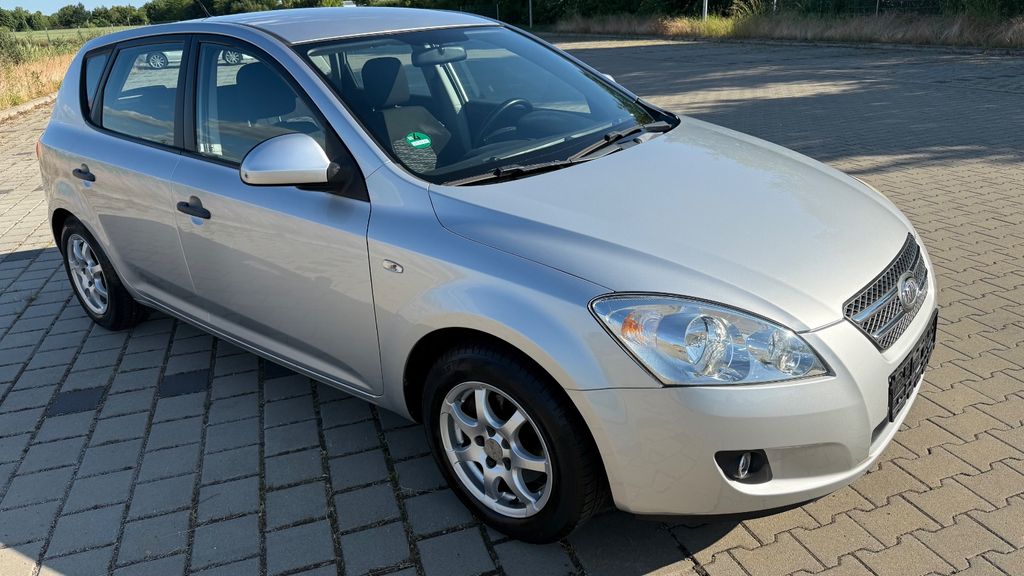 Kia ceed / Ceed 182.000 km 2.950 &euro; Gebesee 99189