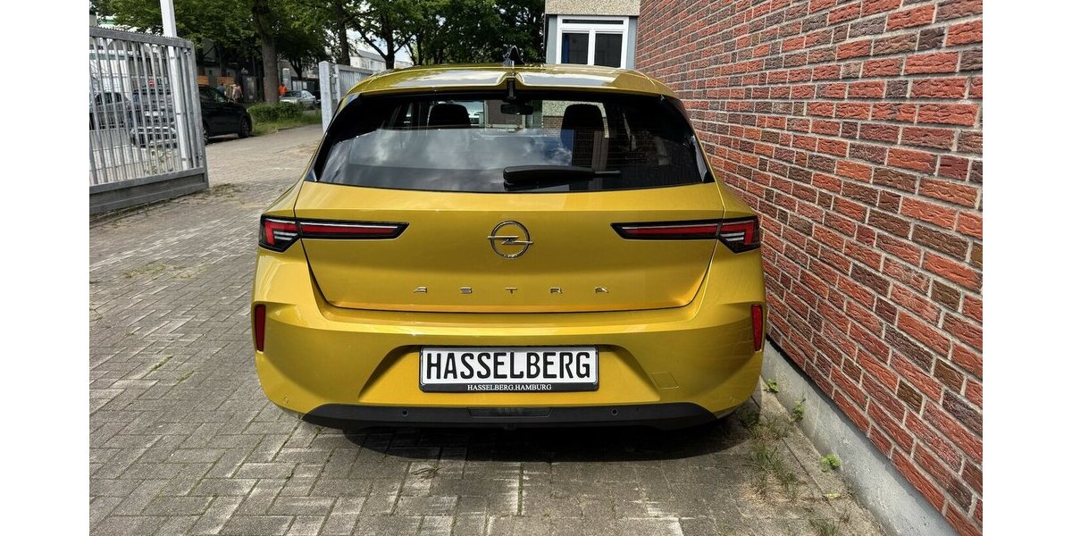 Opel Astra L INITIALE in AMBER Kult Gelb Metallic 3.000 km 19.999 &euro; Hamburg 22339