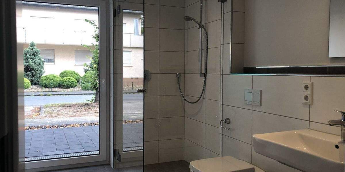 3-Zimmer-Erdgeschosswohnung mit Gartenanteil in Schloß NeuhausMastbruch, erst wenige Jahre alt 3 zimmer