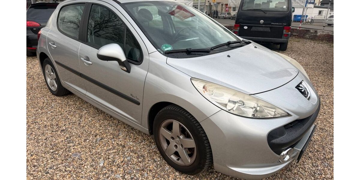 Peugeot 207 99.800 km 2.950 &euro; Leverkusen 51371