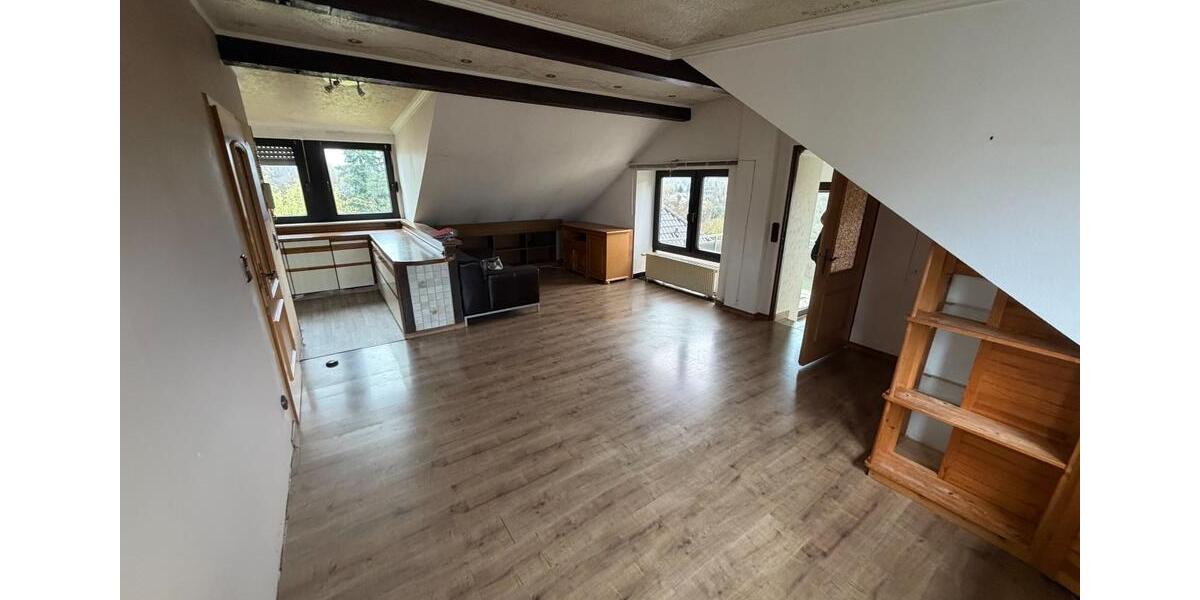 Dachgeschoßwohnung Herzogenrath - 3 Zimmer, 85 m&sup2;, 1.100&euro; | Angebot:25616709
