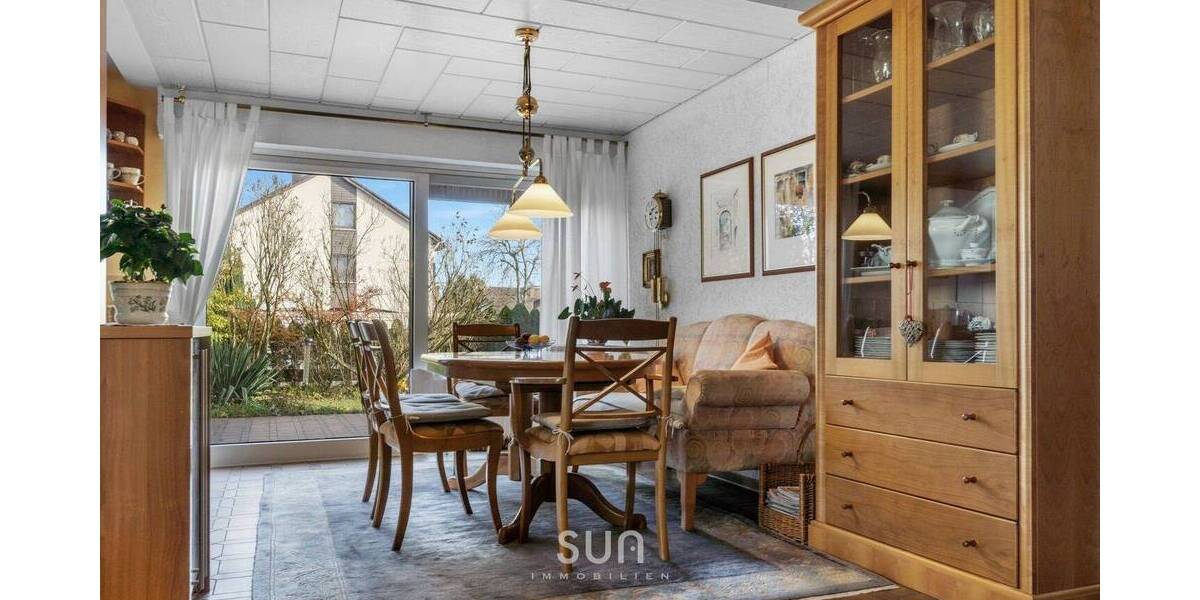 Familientraum.Grün. Ruhig. Einzigartig. Reiheneckhaus in Ulm-Unterweiler mit Pool und großem Garten! 8 zimmer