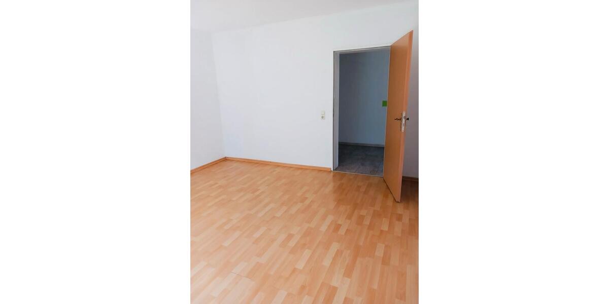 Erdgeschoßwohnung Wunsiedel - 3 Zimmer, 75 m&sup2;, 105.000&euro; | Angebot:26051552