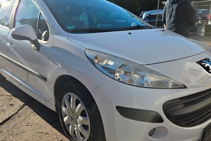 Peugeot 207 133.618 km 1.900 &euro; Chemnitz 09125