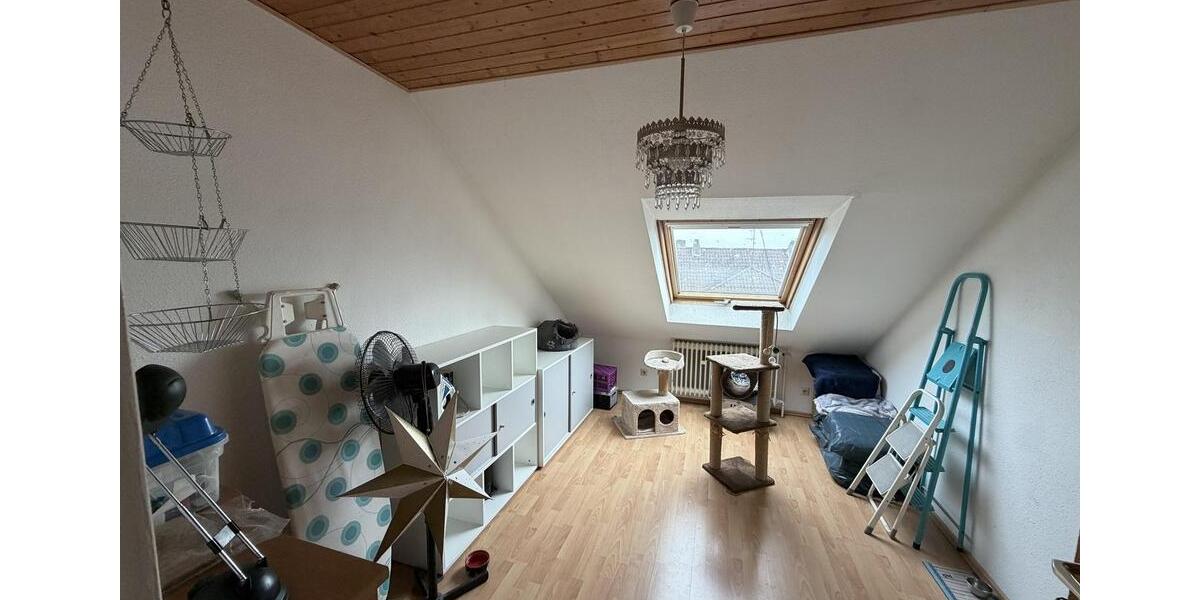 Dachgeschoßwohnung Hanau Groß-Steinheim - 3 Zimmer, 75 m&sup2;, 990&euro; | Angebot:24785017