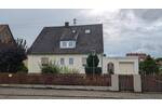 Einfamilienhaus mit Gartengrundstück und Garage