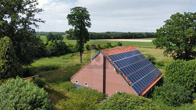 TIERHALTUNG MÖGLICH GRUNDSTÜCK MIT ALTER SCHEUNE & PV-ANLAGE