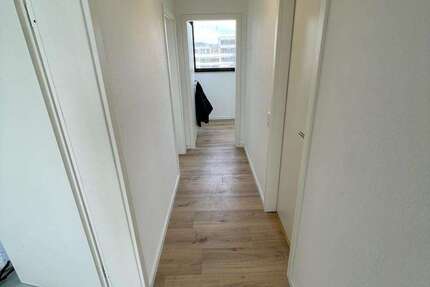 Wohnung Wiesbaden Biebrich - 3 Zimmer, 80 m&sup2;, 1.250&euro; | Angebot:27080574