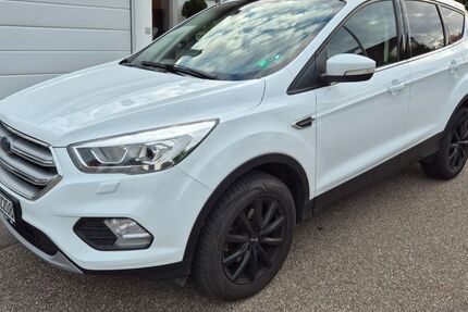 Ford Kuga 102.000 km 10.700 € Bad Wimpfen 74206