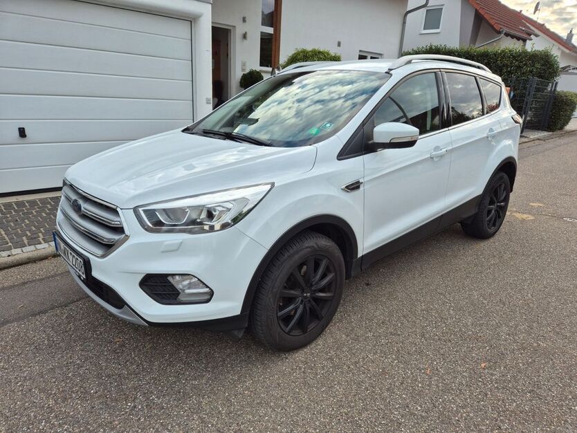 Ford Kuga 102.000 km 11.900 € Bad Wimpfen 74206