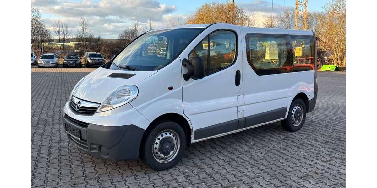Opel Vivaro 187.000 km 5.799 &euro; Marktredwitz 95615