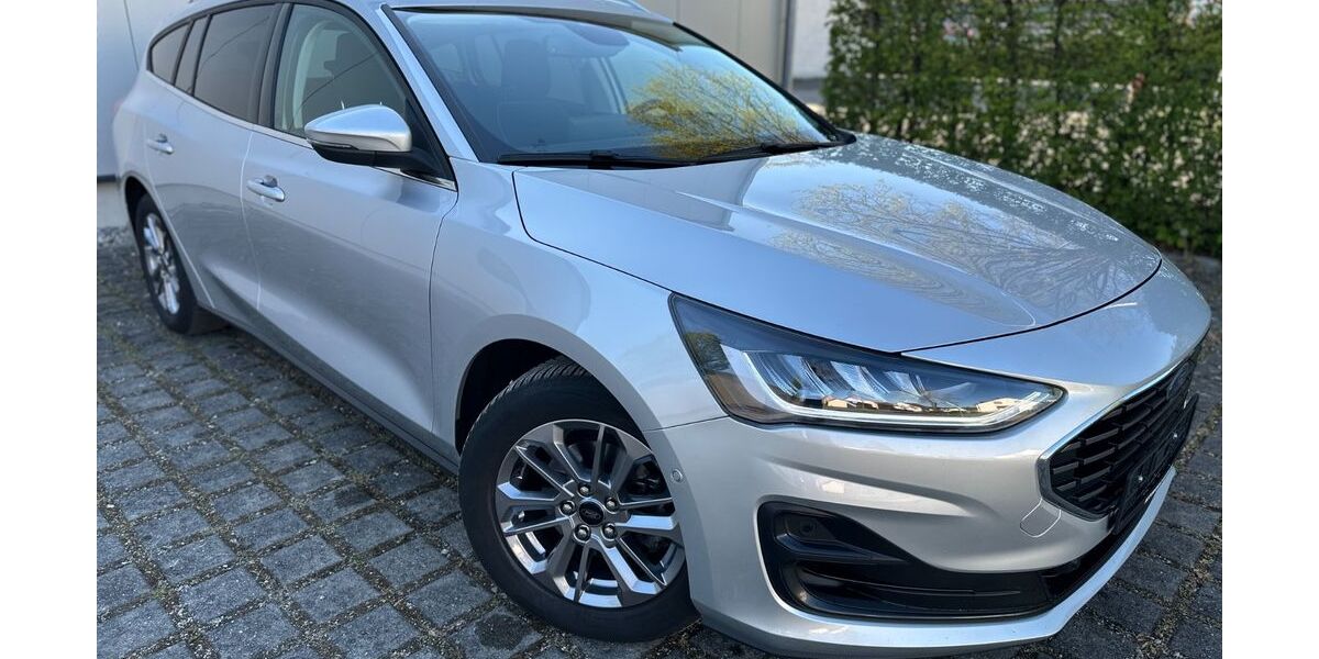 Ford Focus 63.000 km 16.990 &euro; Dinkelscherben 86424