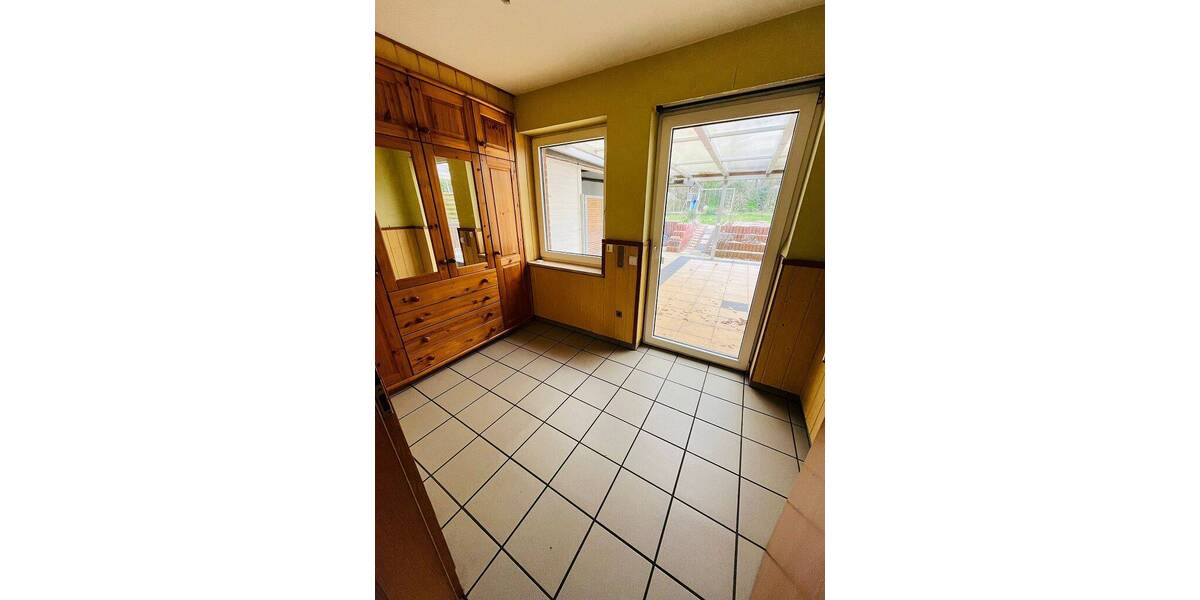 gepflegte Doppelhaushälfte mit großer Terrasse und schönem Garten - perfekt für eine größere Familie 7 zimmer