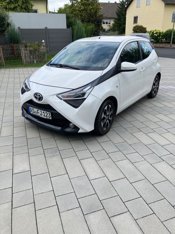 Aygo (X)