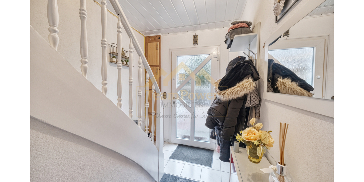 Bezahlbarer Familientram! Koffer packen und direkt einziehen! - Reihenmittelhaus Neumünster Böcklersiedlung | Angebot:25365888