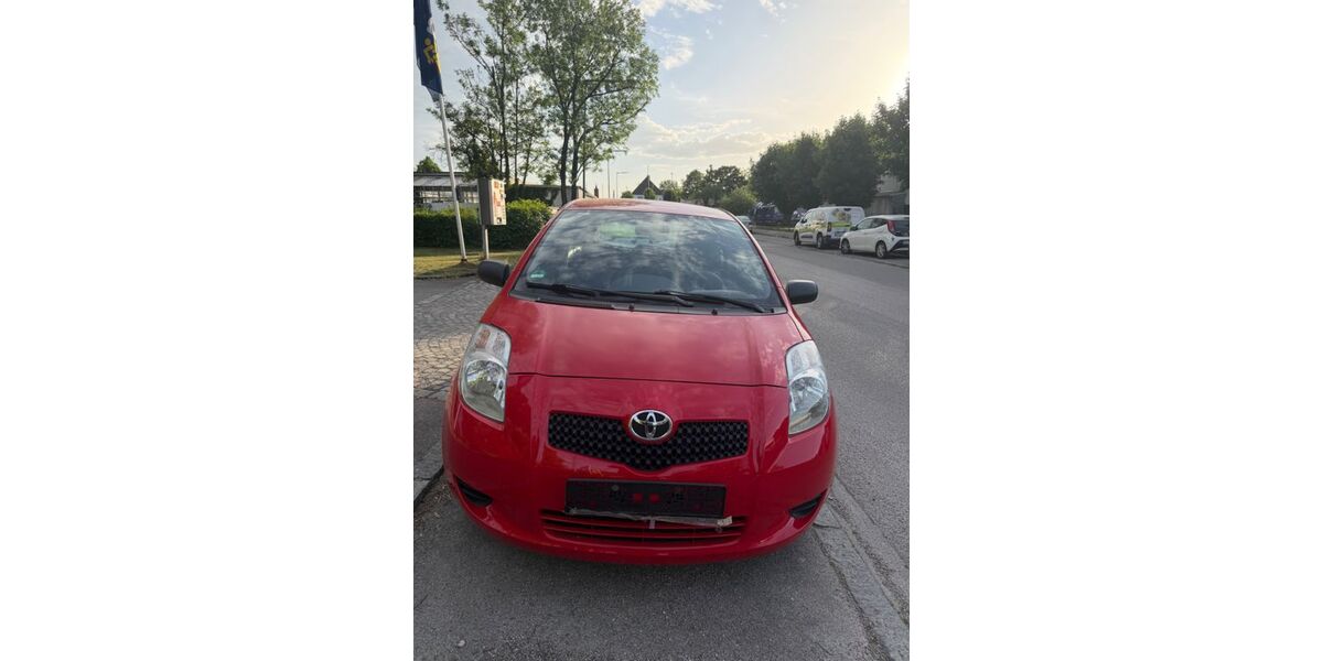 Toyota Yaris 137.000 km 2.500 &euro; München 80995