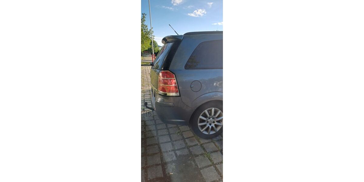 Opel Zafira 350.000 km 1.150 € Ochsenhausen 88416