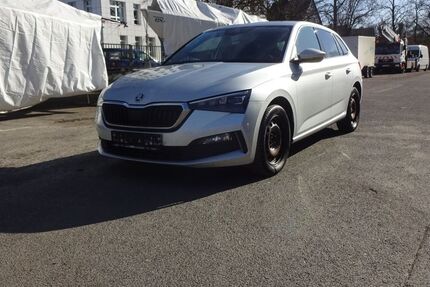 Skoda Scala 325.000 km 7.990 &euro; Berlin 12249