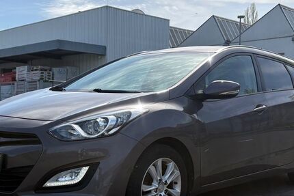 Hyundai i30 83.000 km 7.890 &euro; Frankfurt 60386