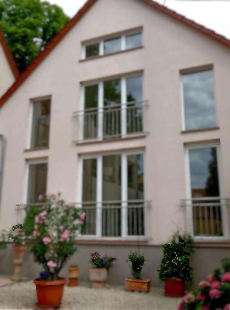 Haus zum Mieten in Frankfurt am Main 3.350 € 178 m²
