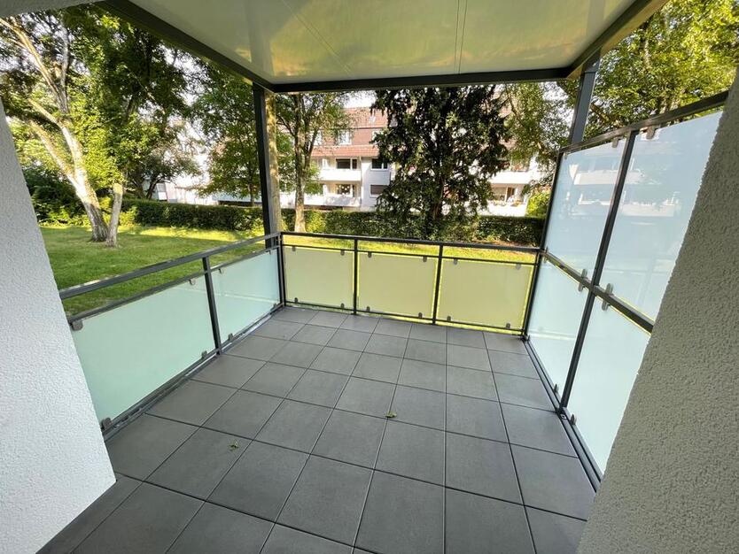 *Erstbezug nach Sanierung*energetisch modernisiertes Haus*großer Balkon*