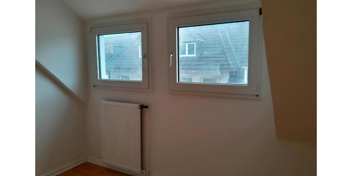 Dachgeschoßwohnung Remscheid Remscheid-Süd - 2 Zimmer, 98 m&sup2;, 1.000&euro; | Angebot:25709780