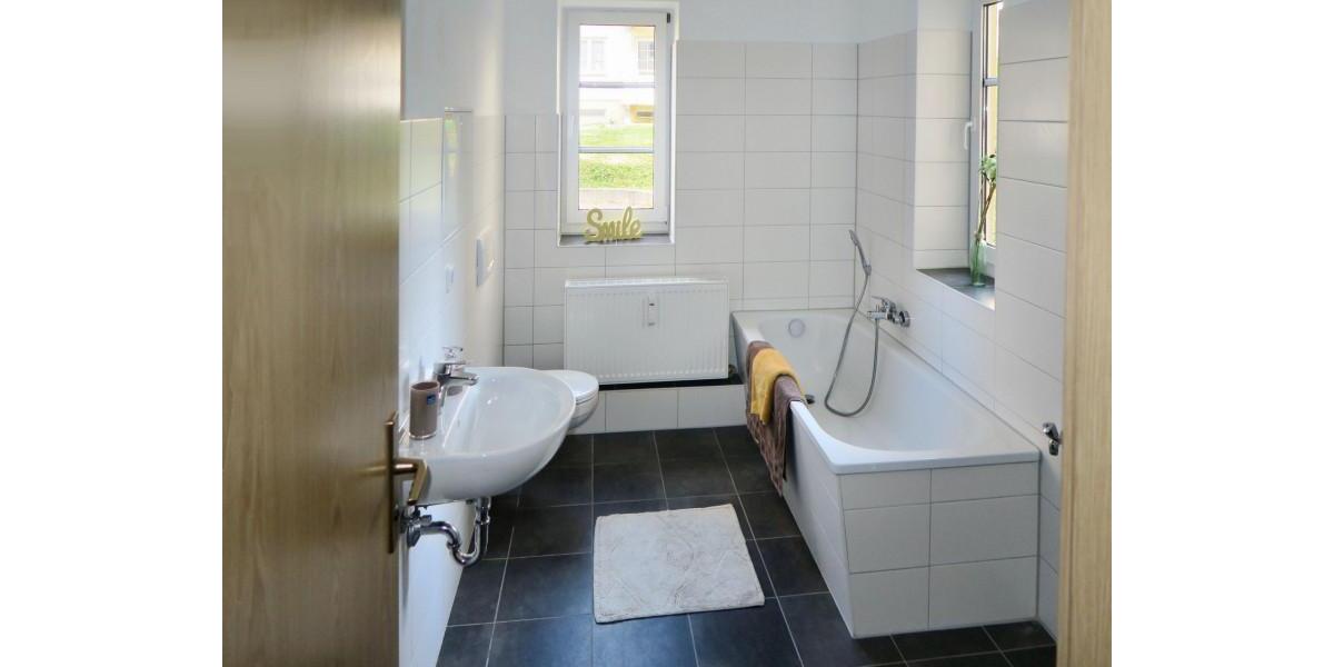 Erdgeschoßwohnung Gera Alt-Bieblach - 3 Zimmer, 80 m&sup2;, 382&euro; | Angebot:25379310