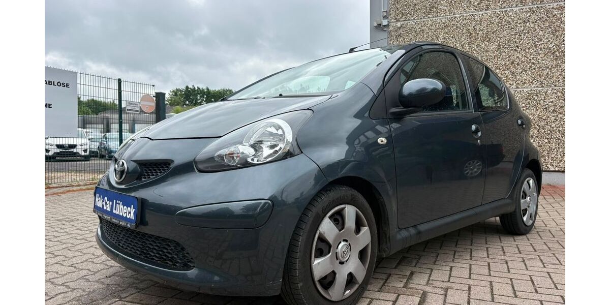 Toyota Aygo (X) 127.000 km 1.990 &euro; Lübeck 23556