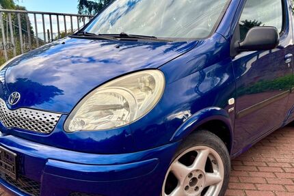 Toyota Yaris 210.000 km 1.800 &euro; Berlin 13187