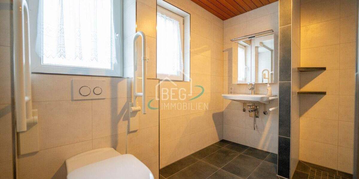 Modernisiertes Zweifamilienhaus mit großem Garten und flexibler Nutzung 6 zimmer