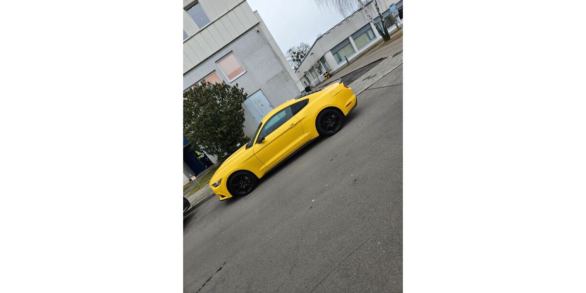 Ford Mustang 83.108 km 22.999 &euro; Berlin 12103