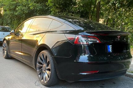 Tesla Model 3 76.000 km 30.990 &euro; Berlin 14109