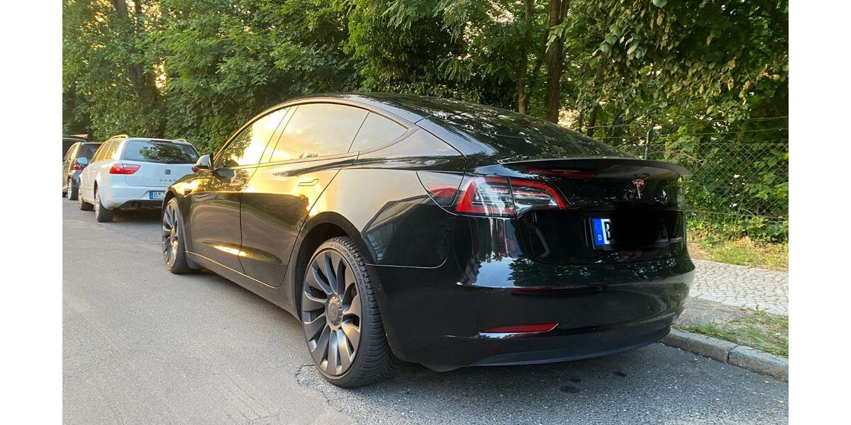 Tesla Model 3 76.000 km 30.990 &euro; Berlin 14109