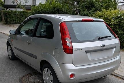 Ford Fiesta 144.699 km 900 &euro; Hamburg 22049