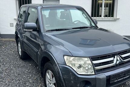 Mitsubishi Pajero 282.000 km 5.700 &euro; Sulzbach Rosenberg 92237